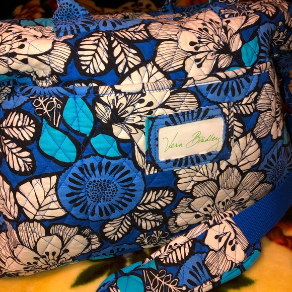 Vera Bradley Grand Traveler Duffel Weekender Bag Blue Bayou Print Pattern - Picture 2 of 10